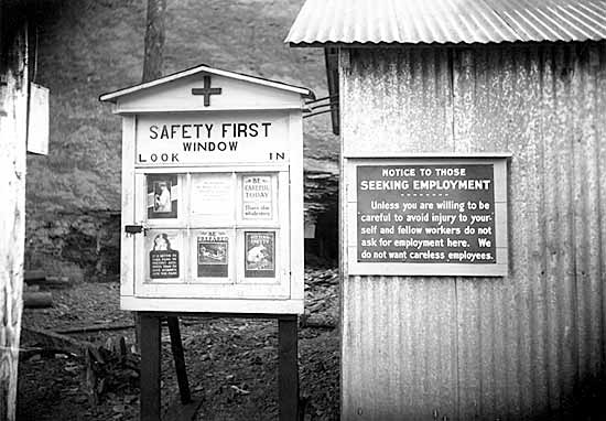 Signs at the entrance to a mine at the Dawson Daylight Coal Company, Hopkins County.